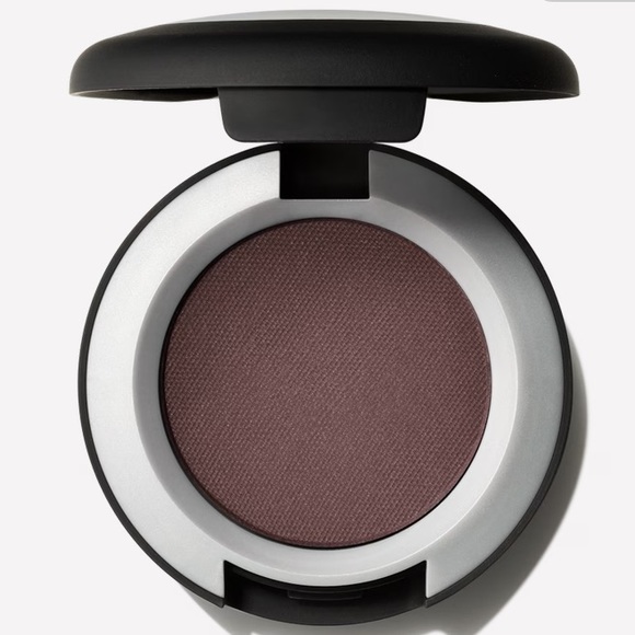 MAC Powder Kiss Soft Matte Eyeshadow Give a Glam - Picture 12 of 16